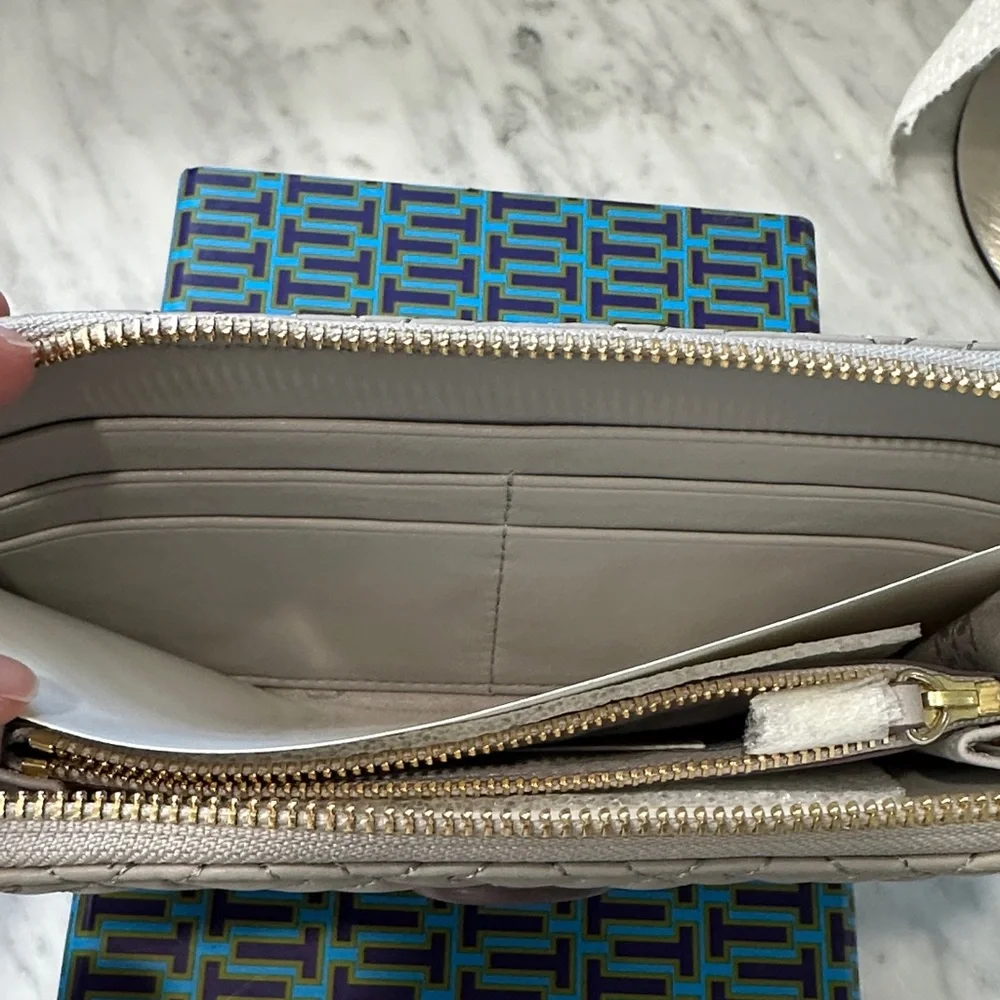 Tory Burch Marion Quilted Continental Gray Wallet - Picture 10 of 15
